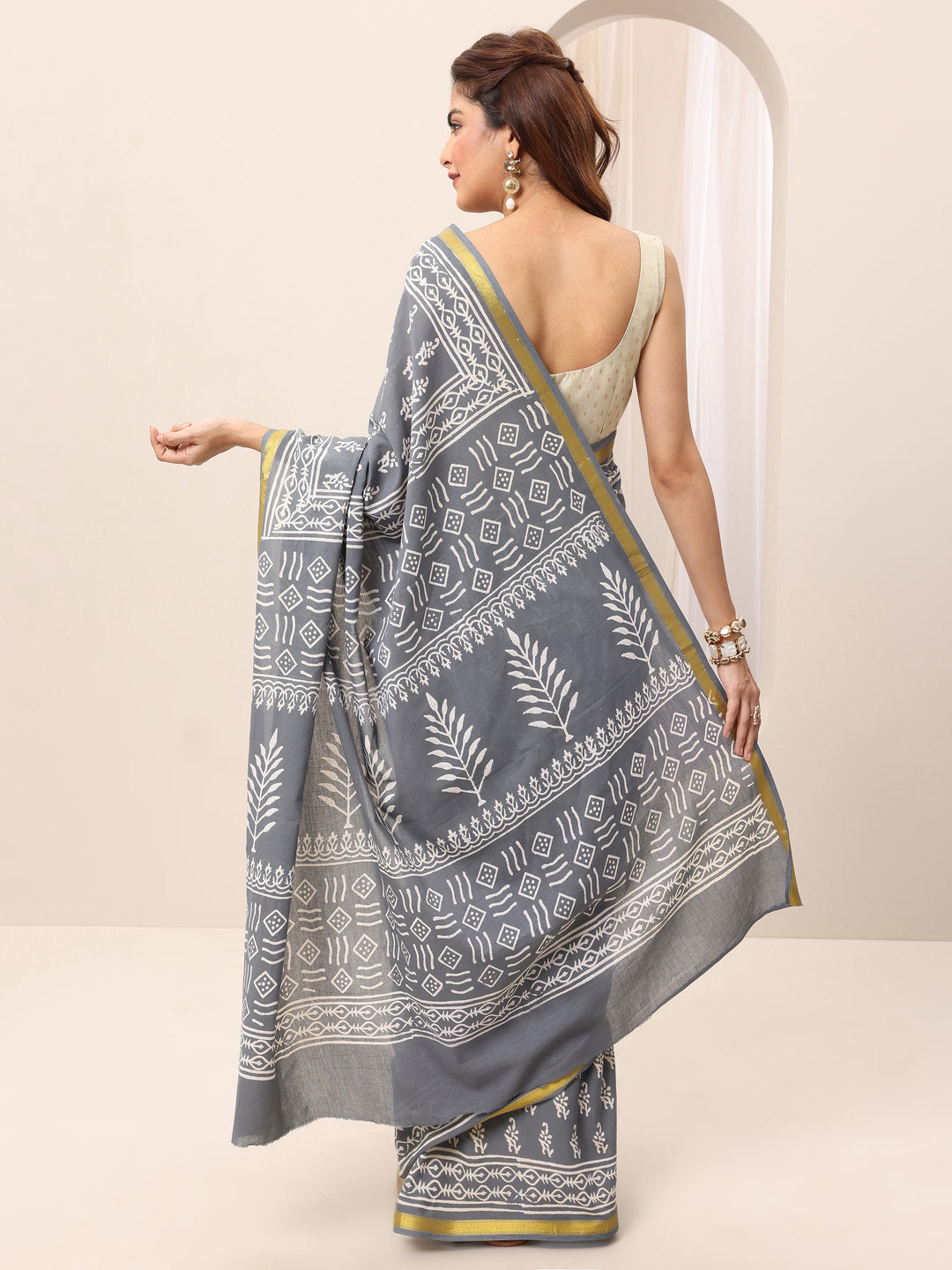  Grey Printed Cotton Saree With Unstitched Blouse 