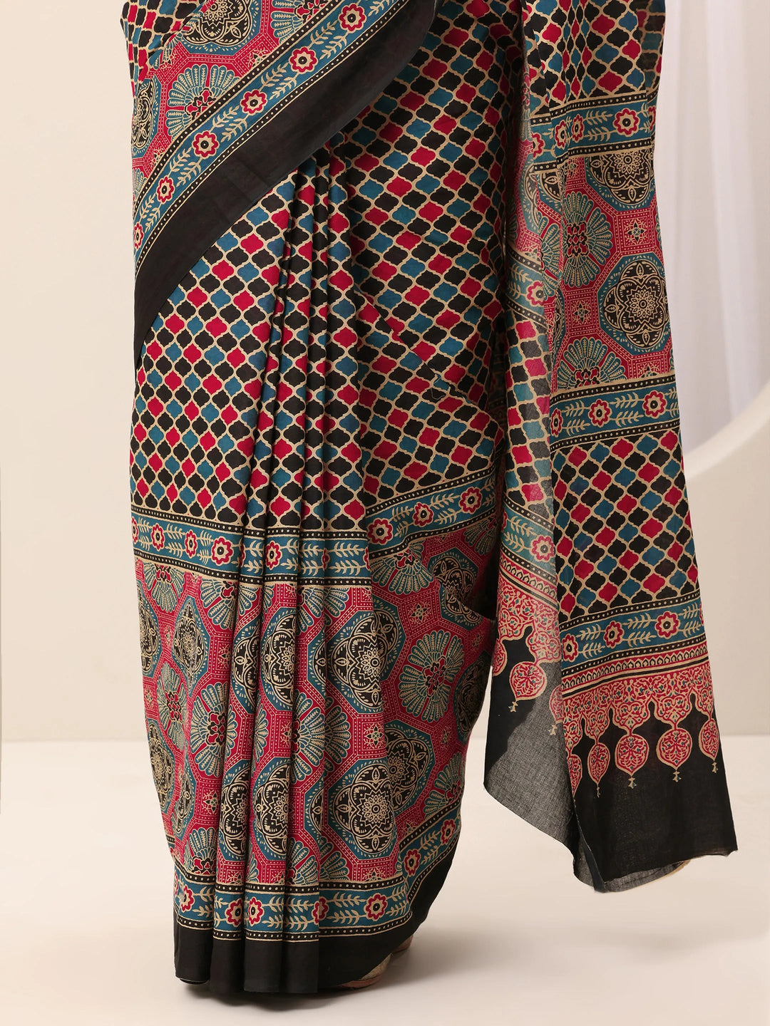  Maroon Printed Cotton Saree With Unstitched Blouse Piece 