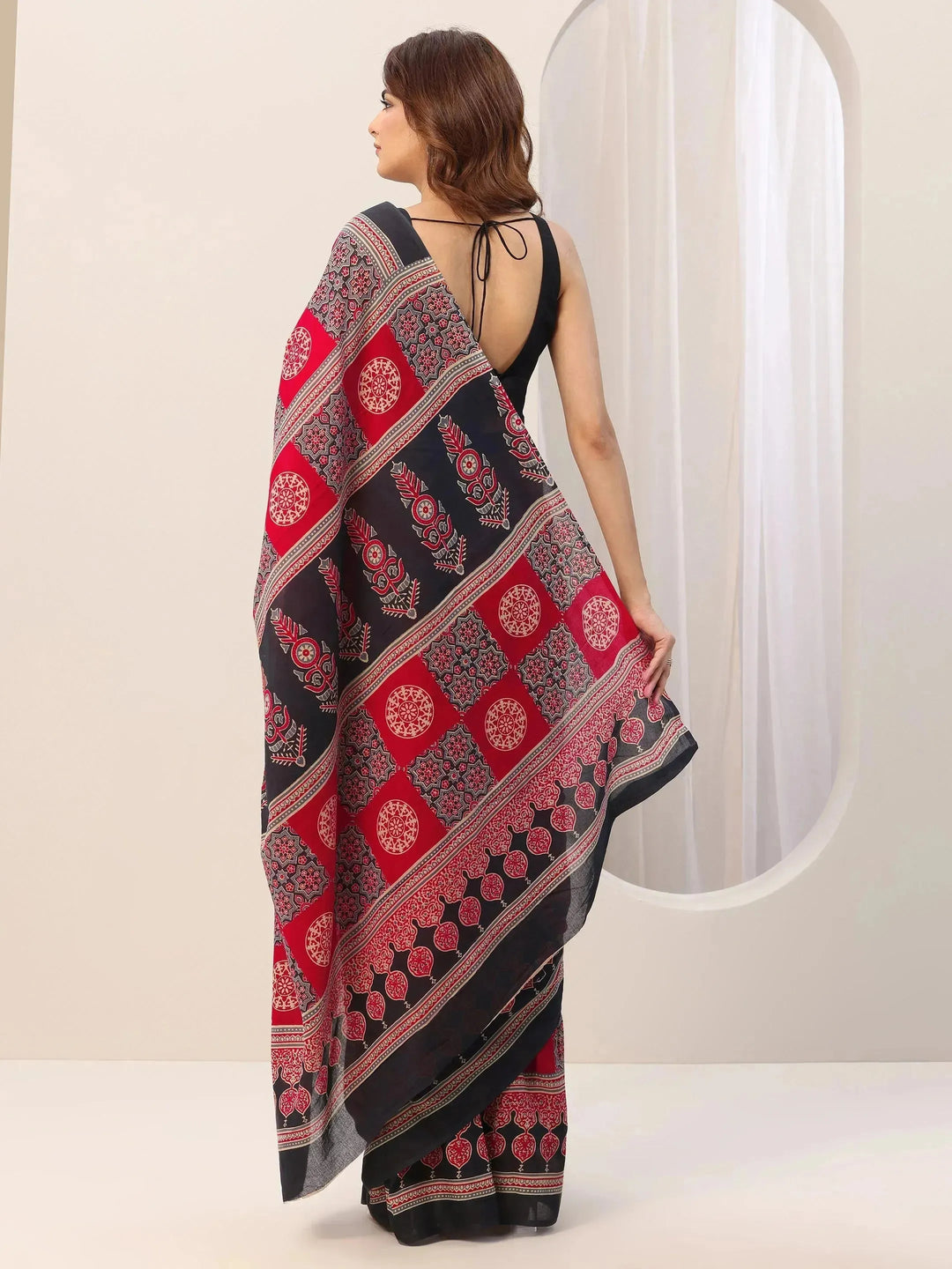  Red Printed Cotton Saree With Unstitched Blouse 