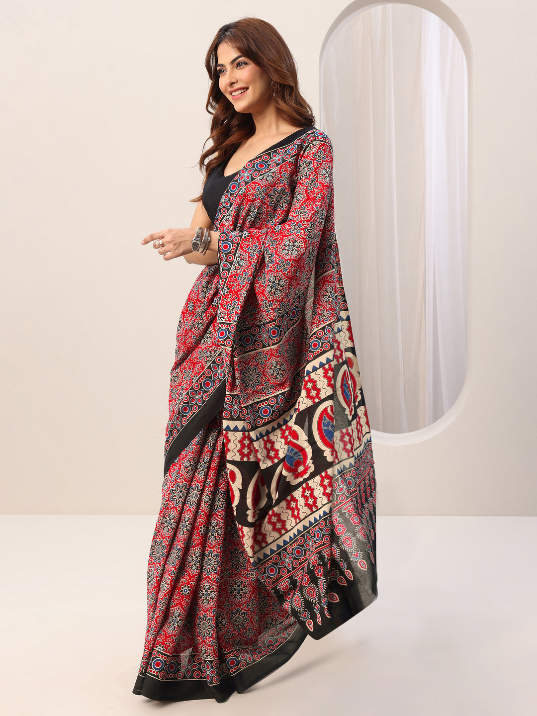  Red Printed Cotton Saree With Unstitched Blouse 
