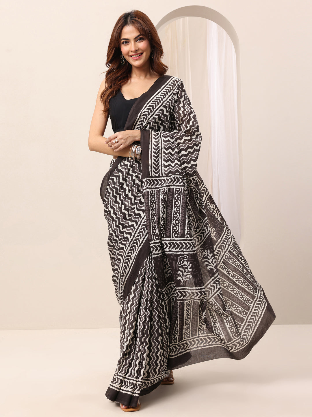  Grey Printed Cotton Saree With Unstitched Blouse 
