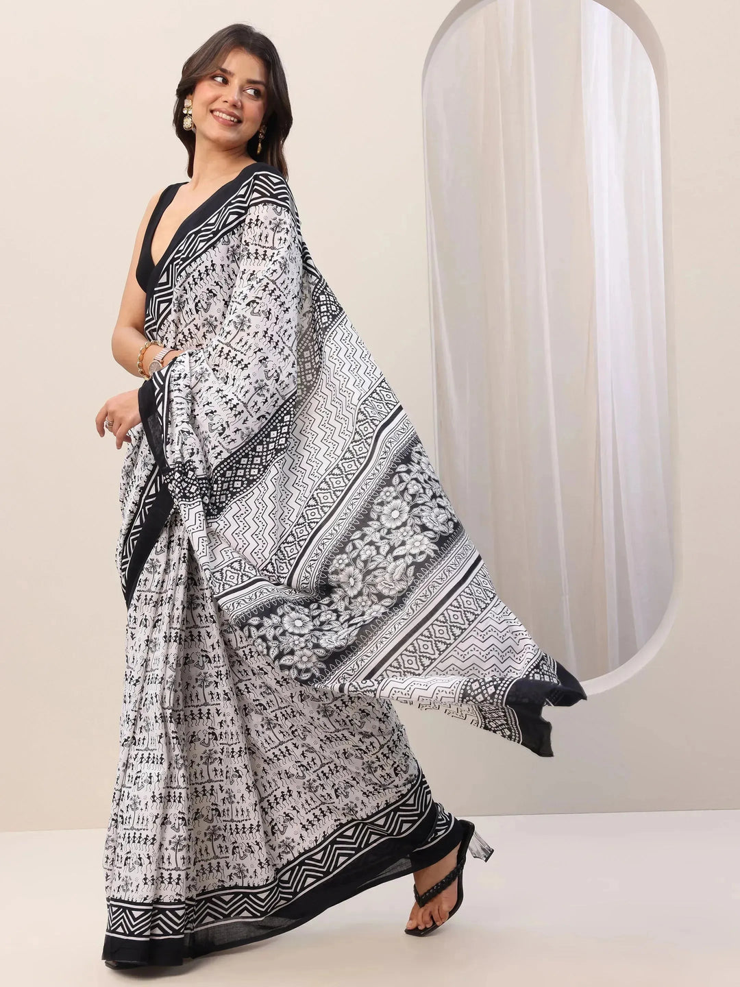  White Printed Cotton Saree With Unstitched Blouse 