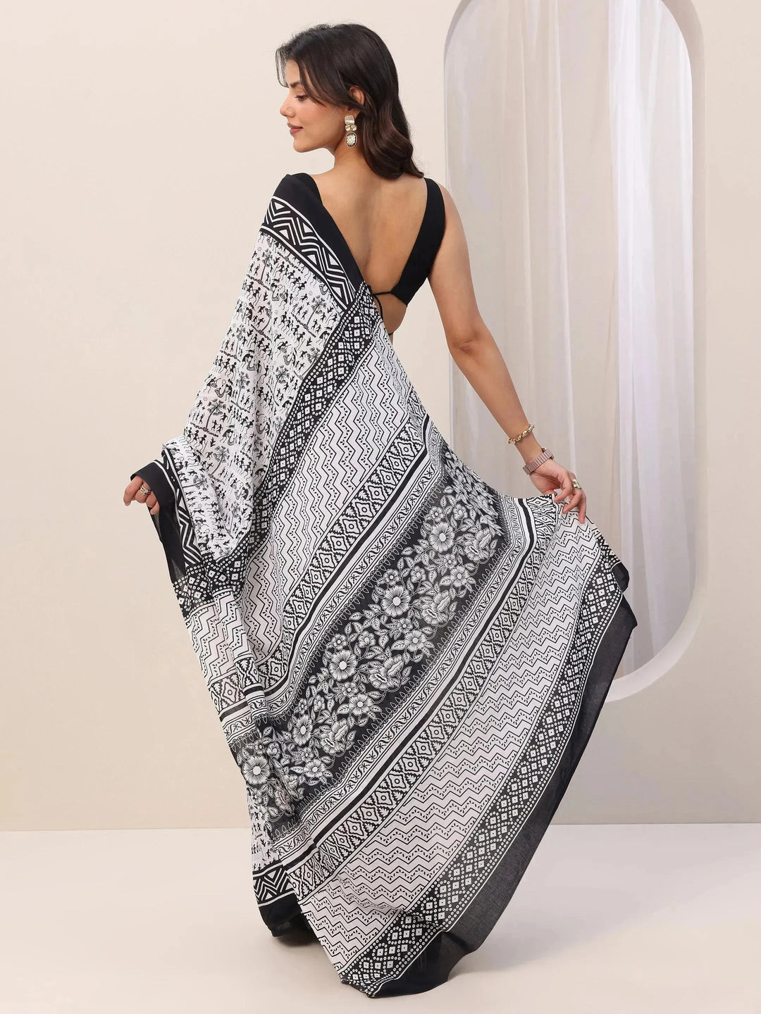  White Printed Cotton Saree With Unstitched Blouse 