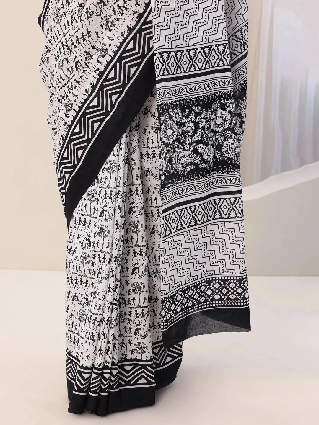  White Printed Cotton Saree With Unstitched Blouse 