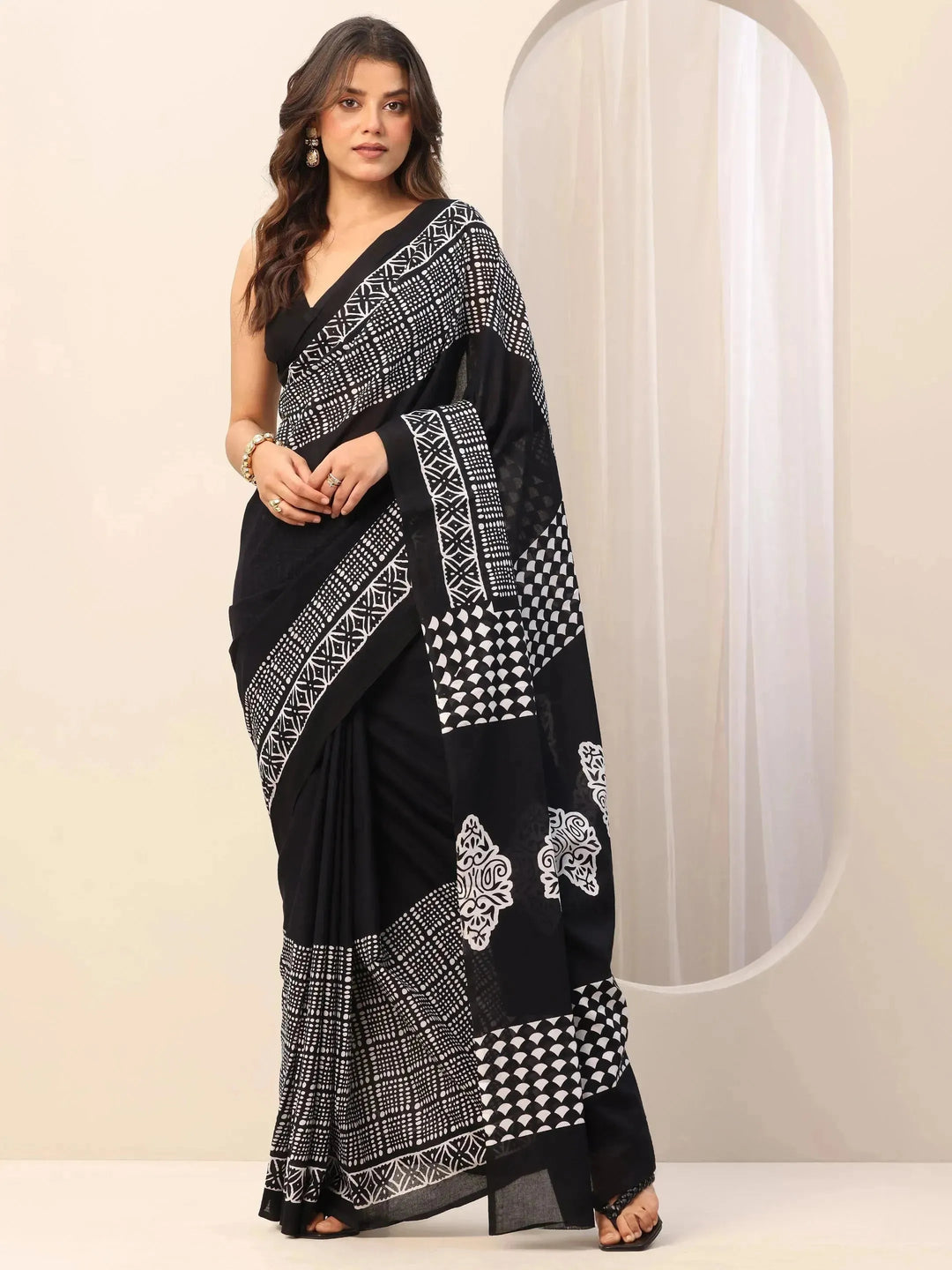  Black Printed Cotton Saree With Unstitched Blouse 