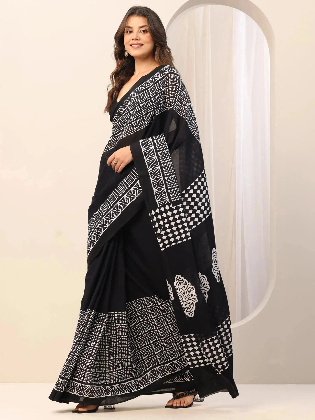  Black Printed Cotton Saree With Unstitched Blouse 