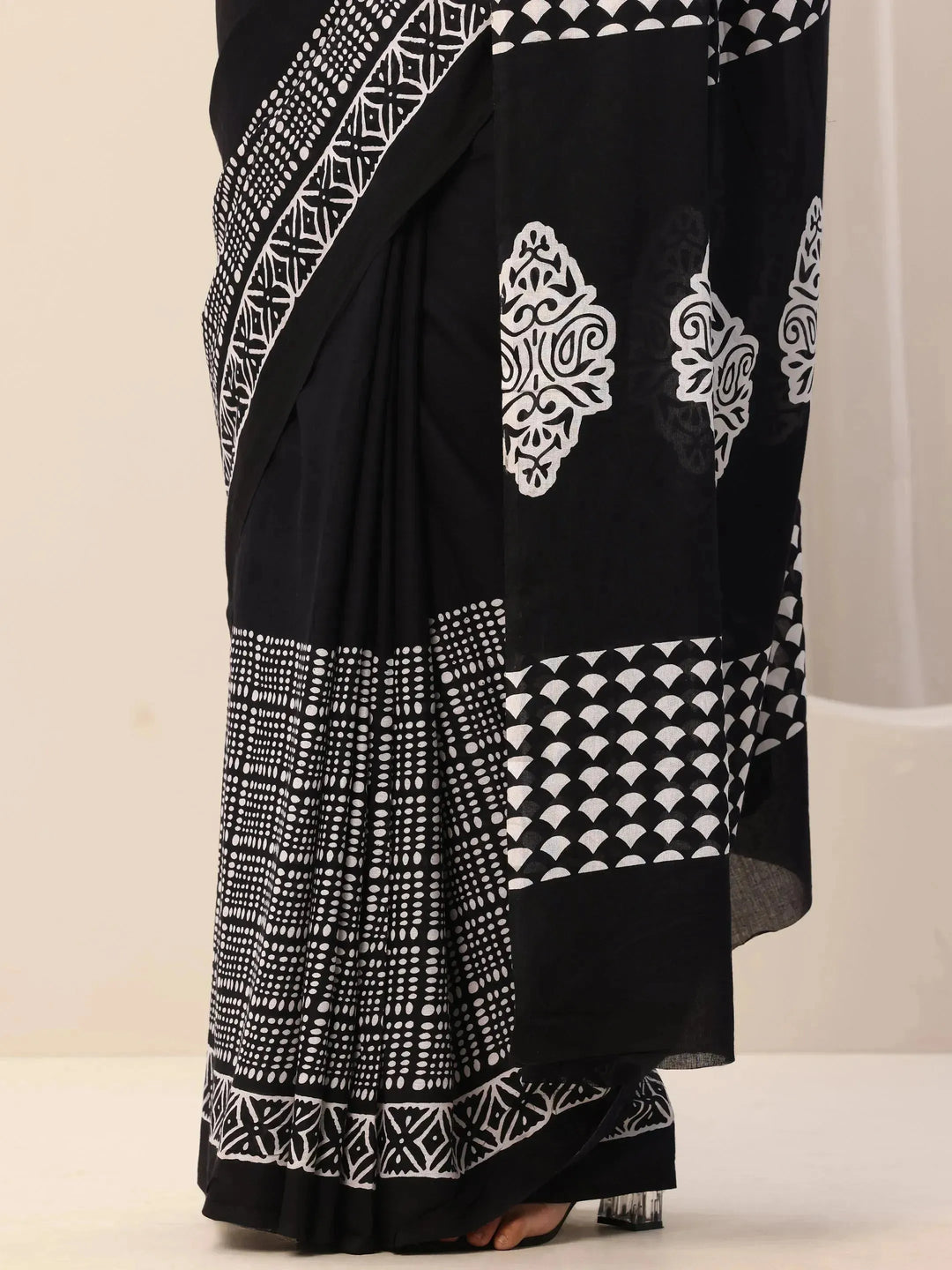  Black Printed Cotton Saree With Unstitched Blouse 