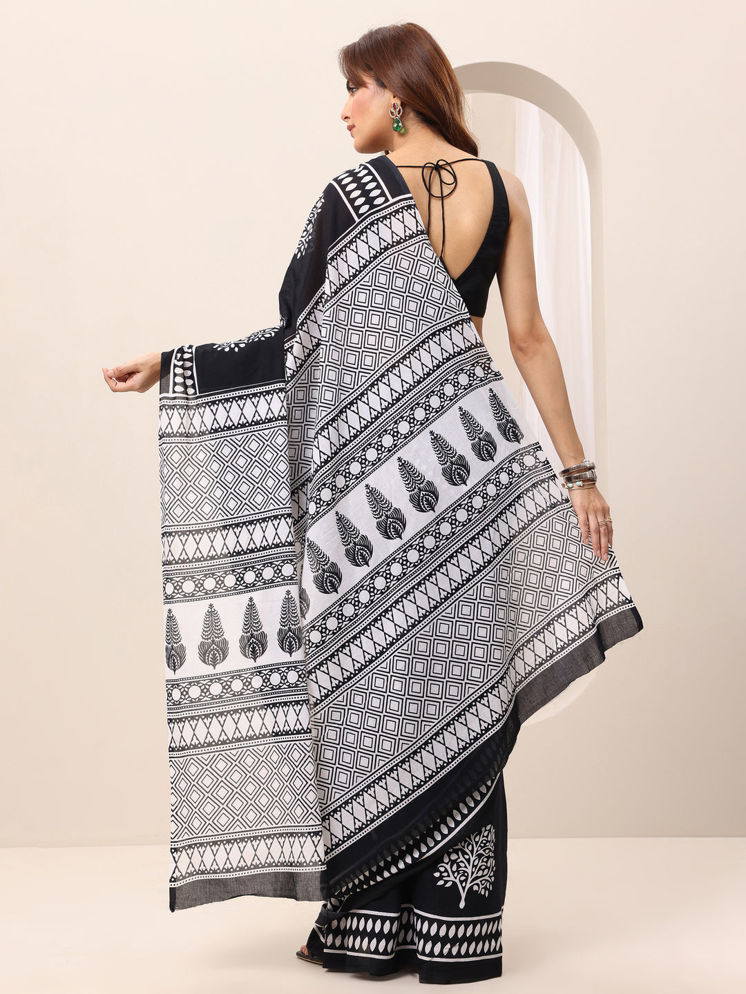  Black Printed Cotton Saree With Unstitched Blouse Piece 