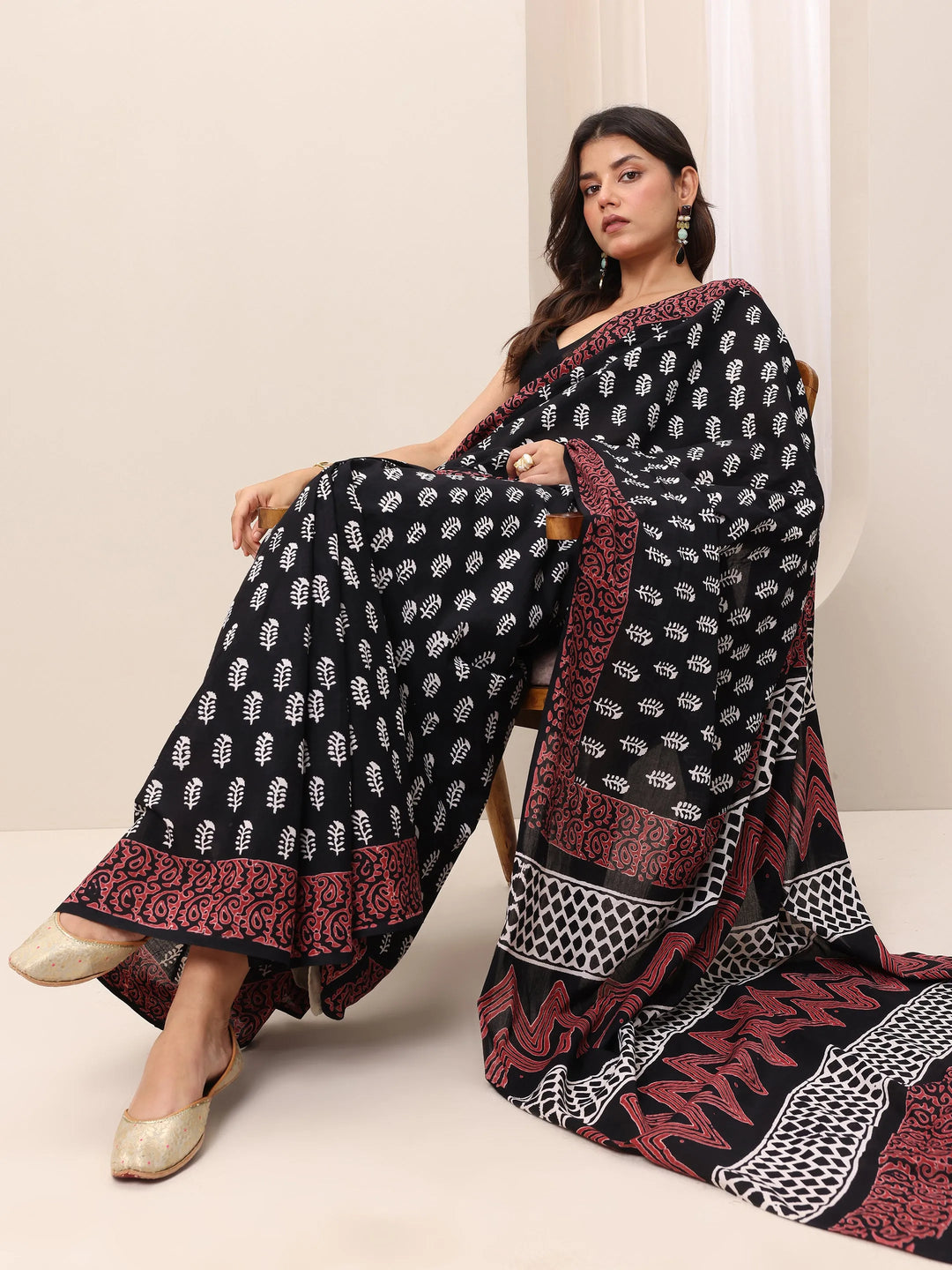  Black Printed Cotton Saree With Unstitched Blouse Piece 