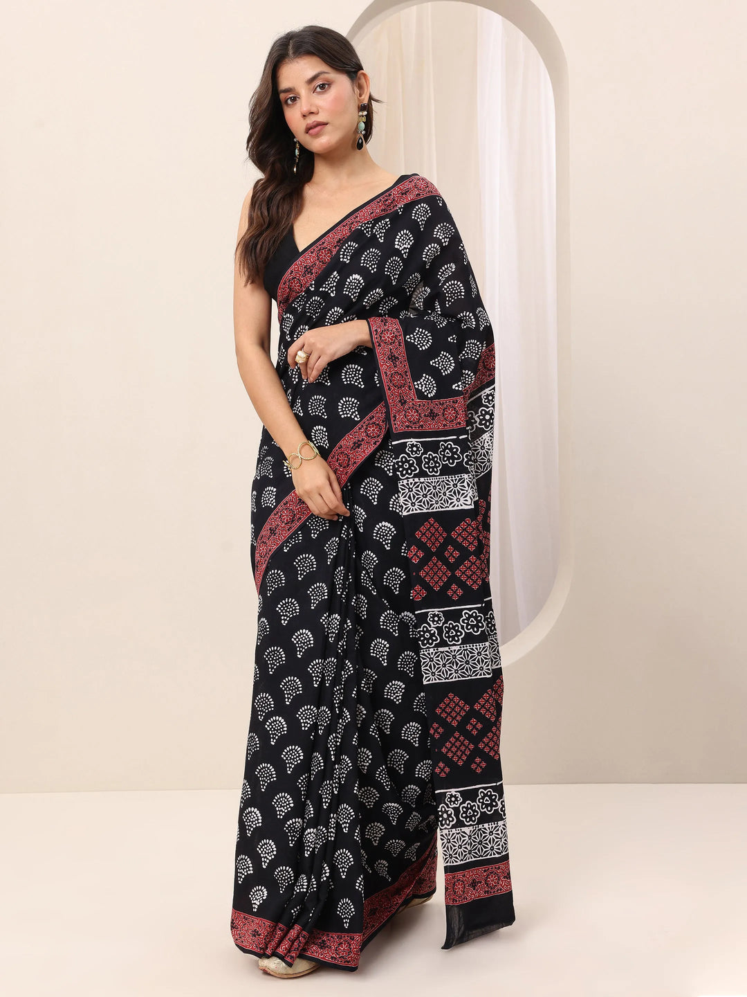  Black Printed Cotton Saree With Unstitched Blouse Piece 