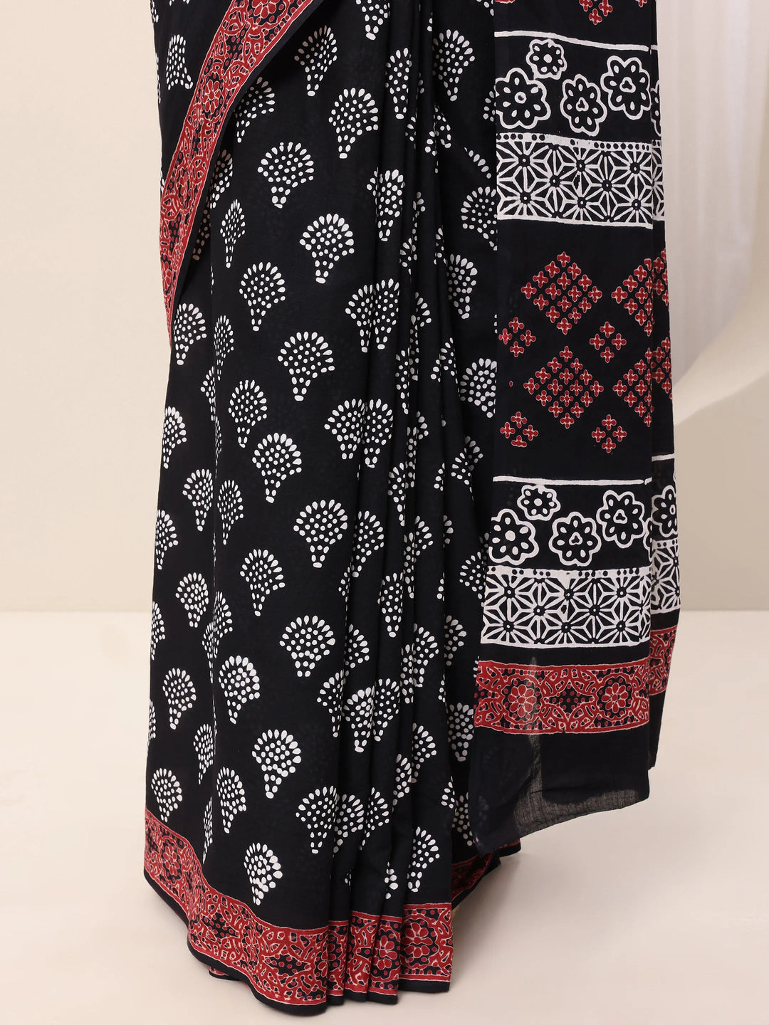  Black Printed Cotton Saree With Unstitched Blouse Piece 