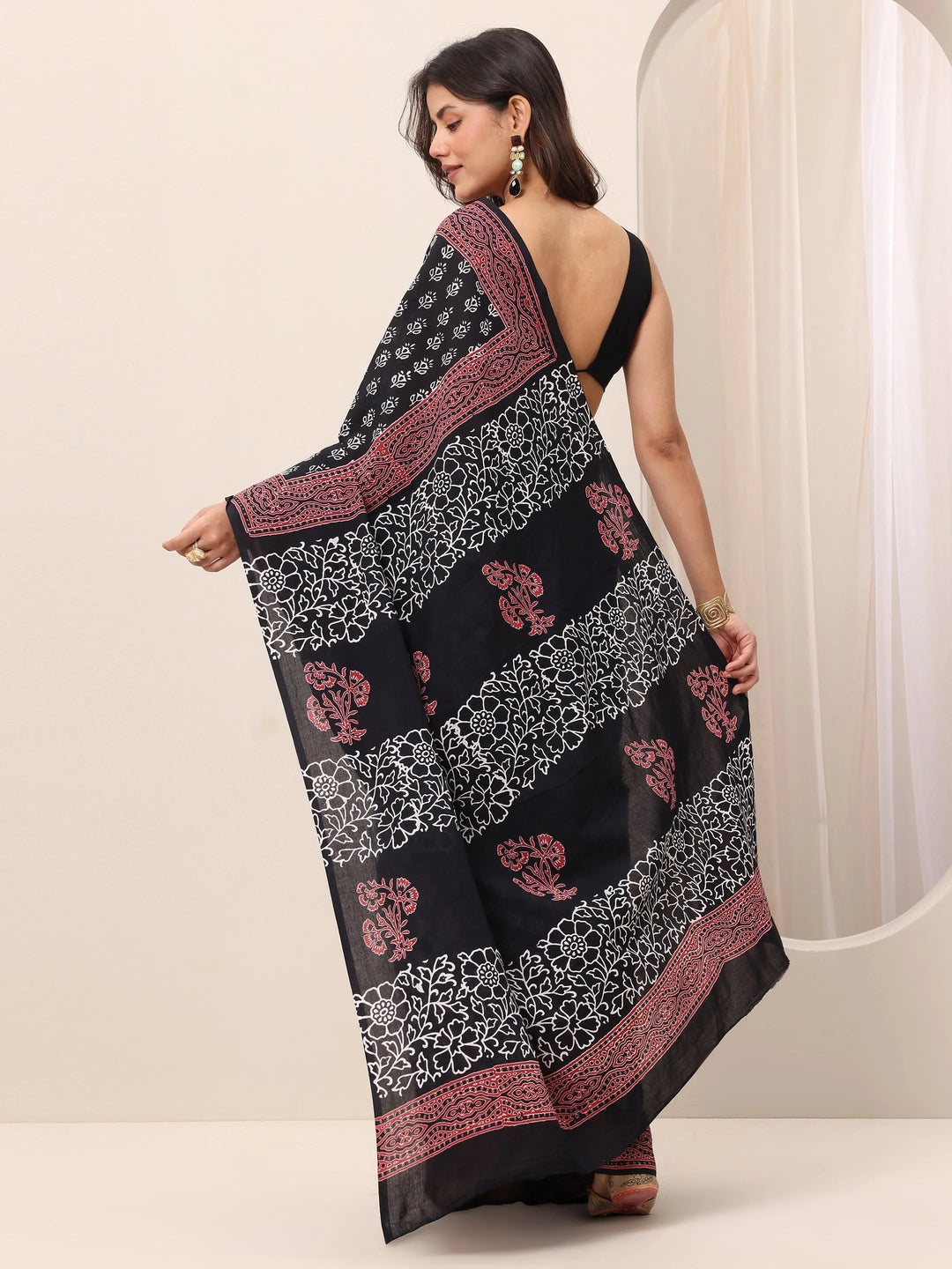 Black Printed Cotton Saree With Unstitched Blouse Piece 