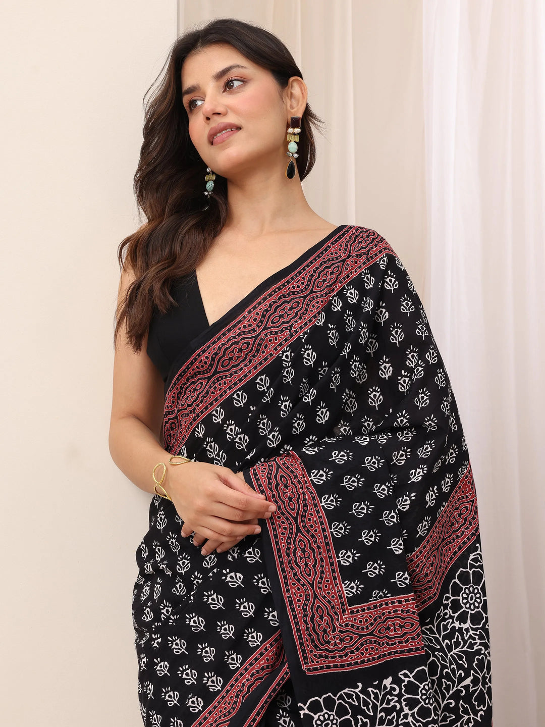  Black Printed Cotton Saree With Unstitched Blouse Piece 