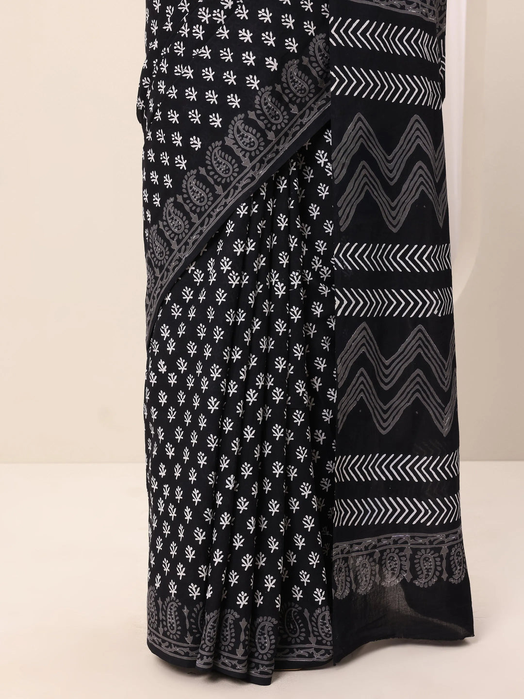  Black Printed Cotton Saree With Unstitched Blouse Piece 