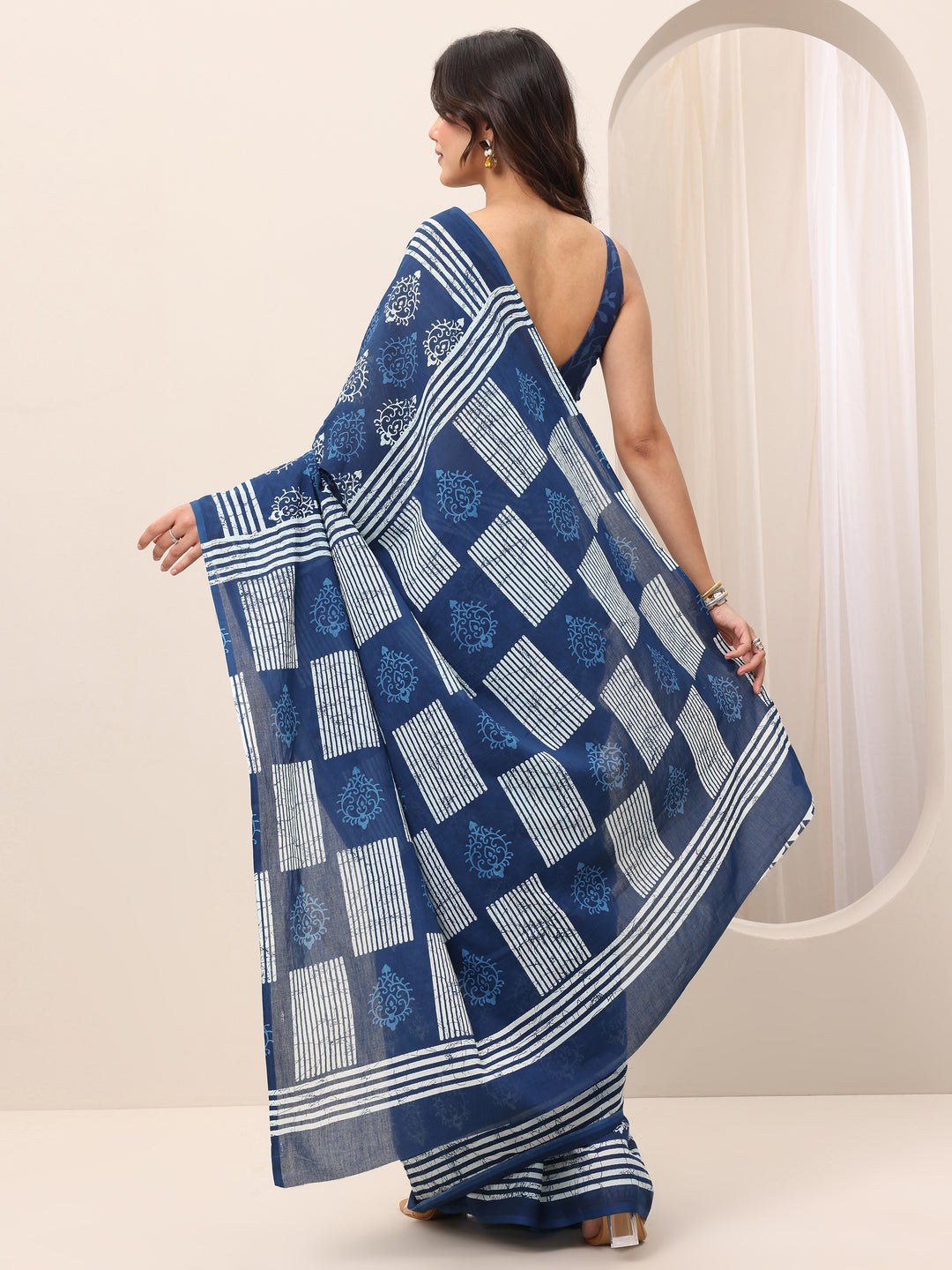  Indigo Printed Cotton Saree With Unstitched Blouse 