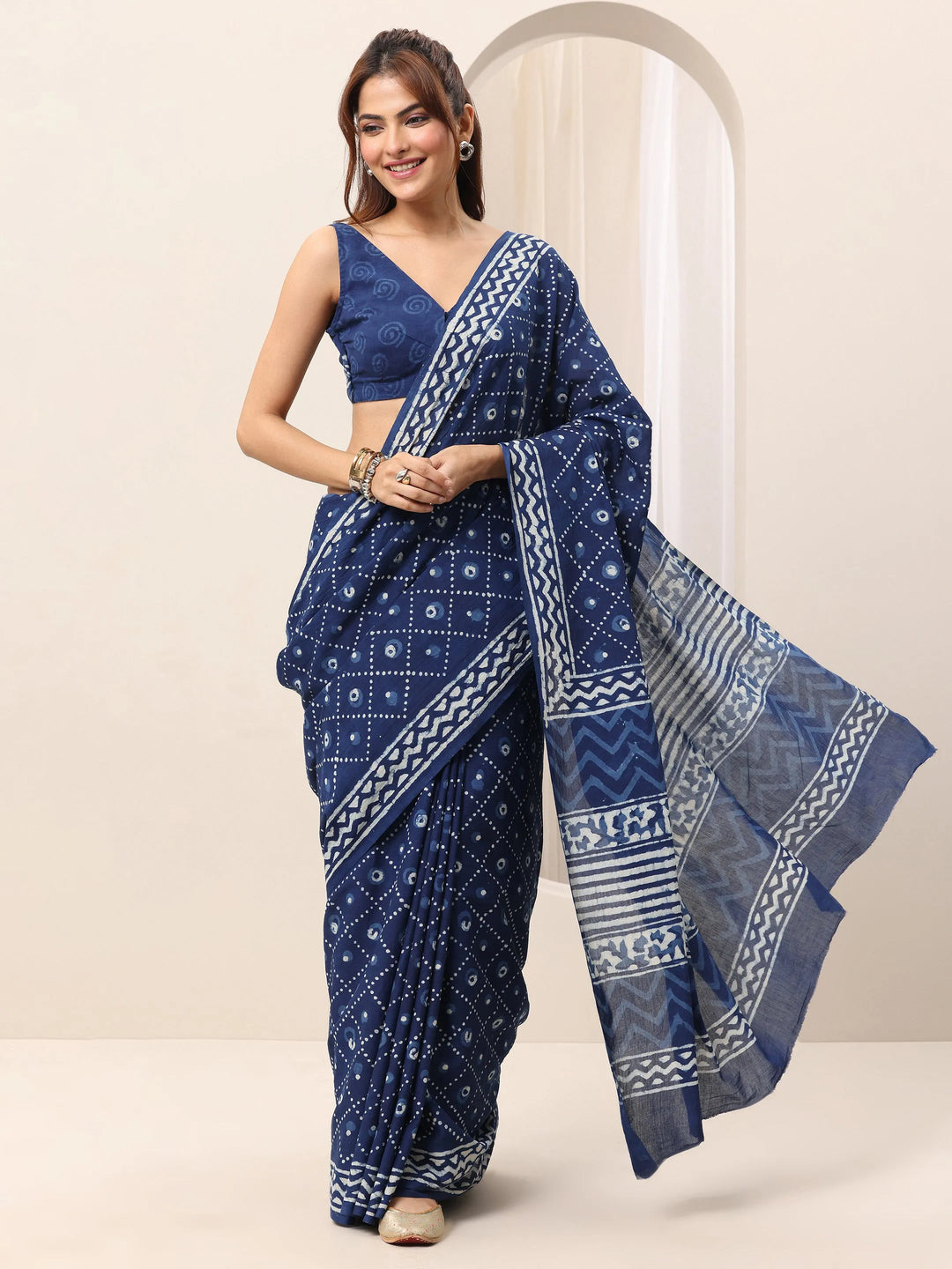  Indigo Printed Cotton Saree With Unstitched Blouse Piece 