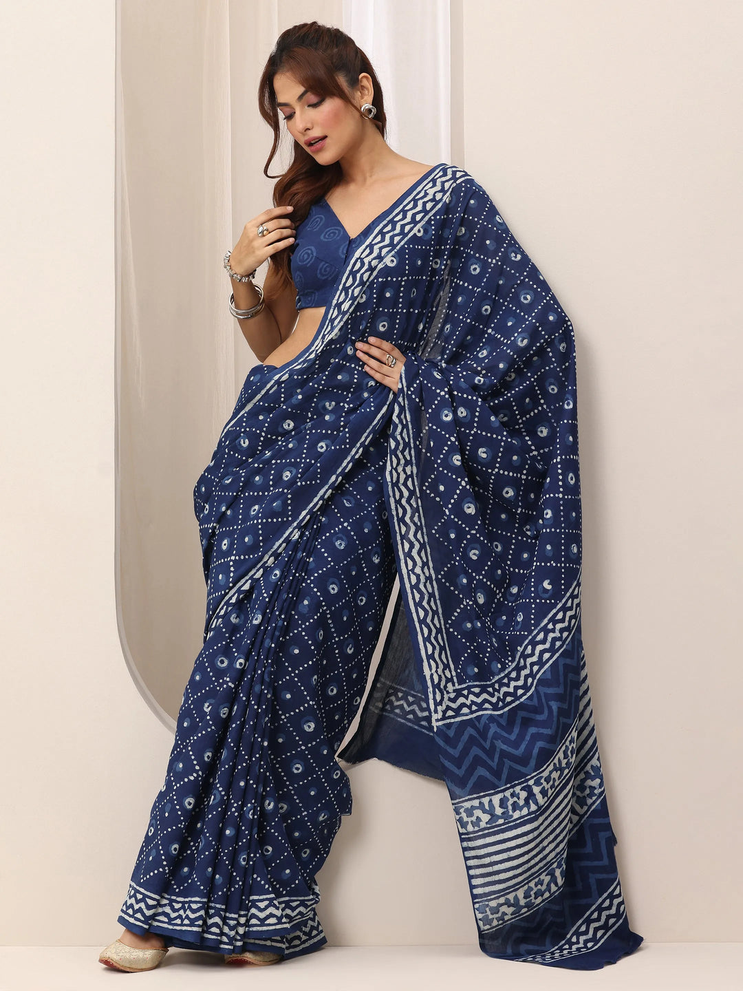  Indigo Printed Cotton Saree With Unstitched Blouse Piece 