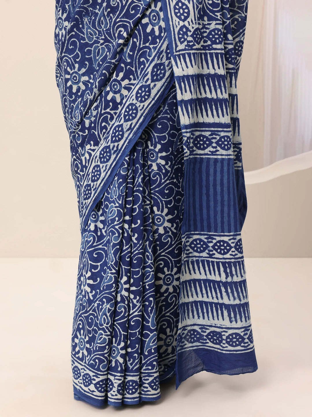  Indigo Printed Cotton Saree With Unstitched Blouse Piece 