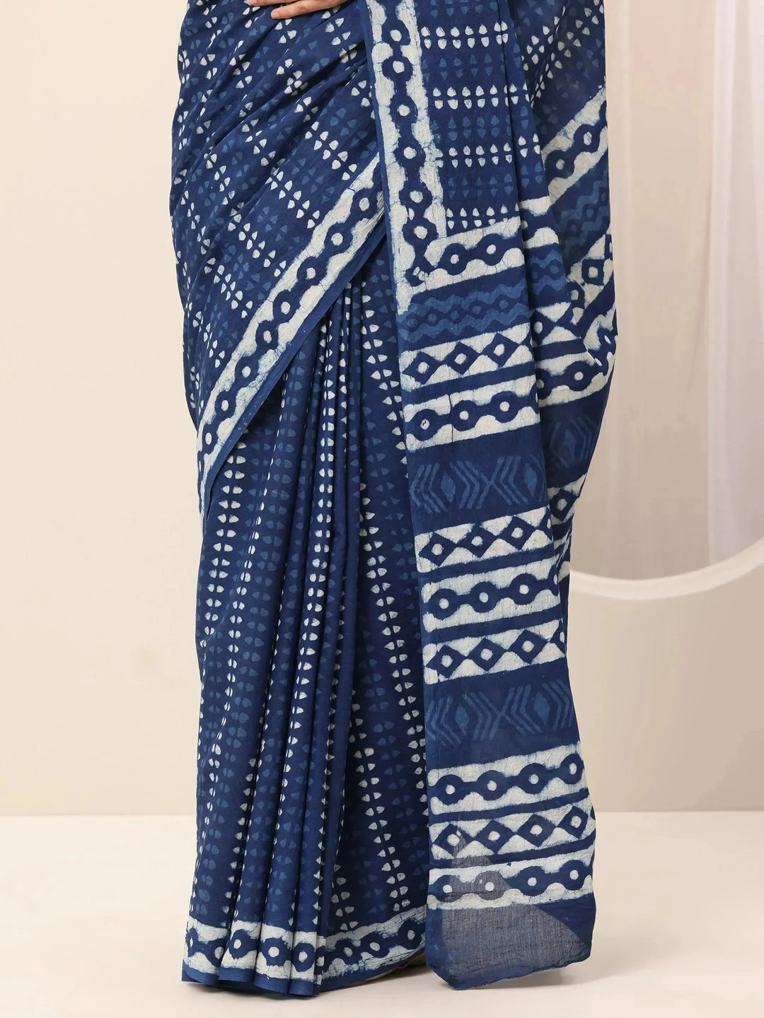  Indigo Printed Cotton Saree With Unstitched Blouse Piece 