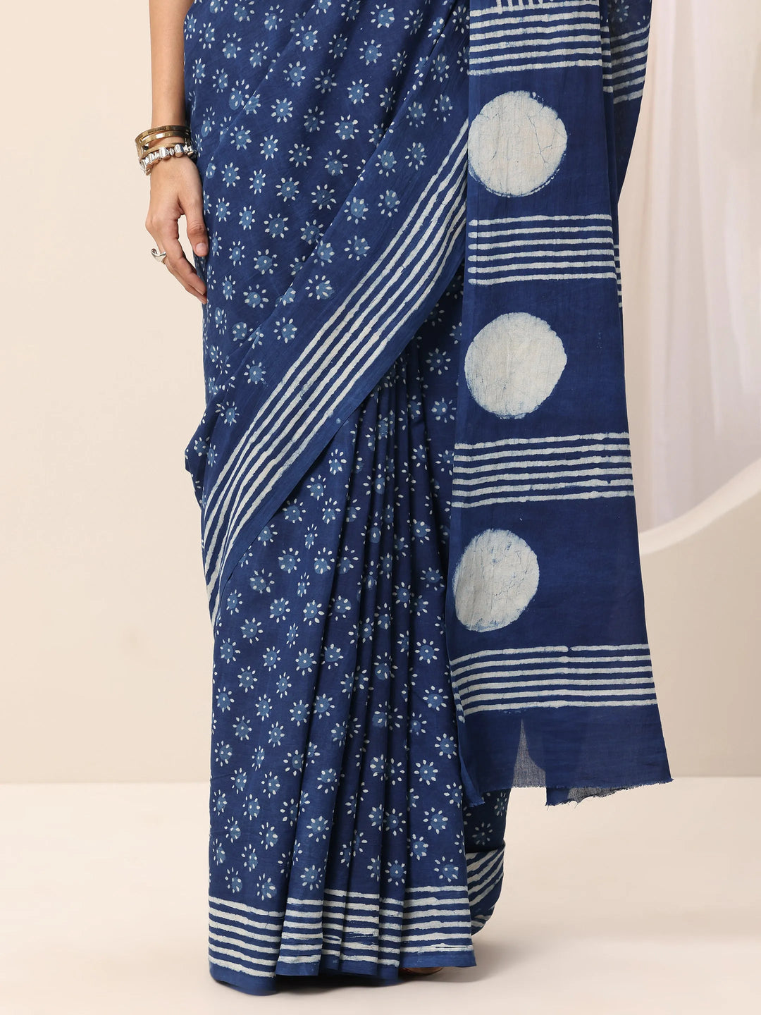 Indigo Printed Cotton Saree With Unstitched Blouse Piece 
