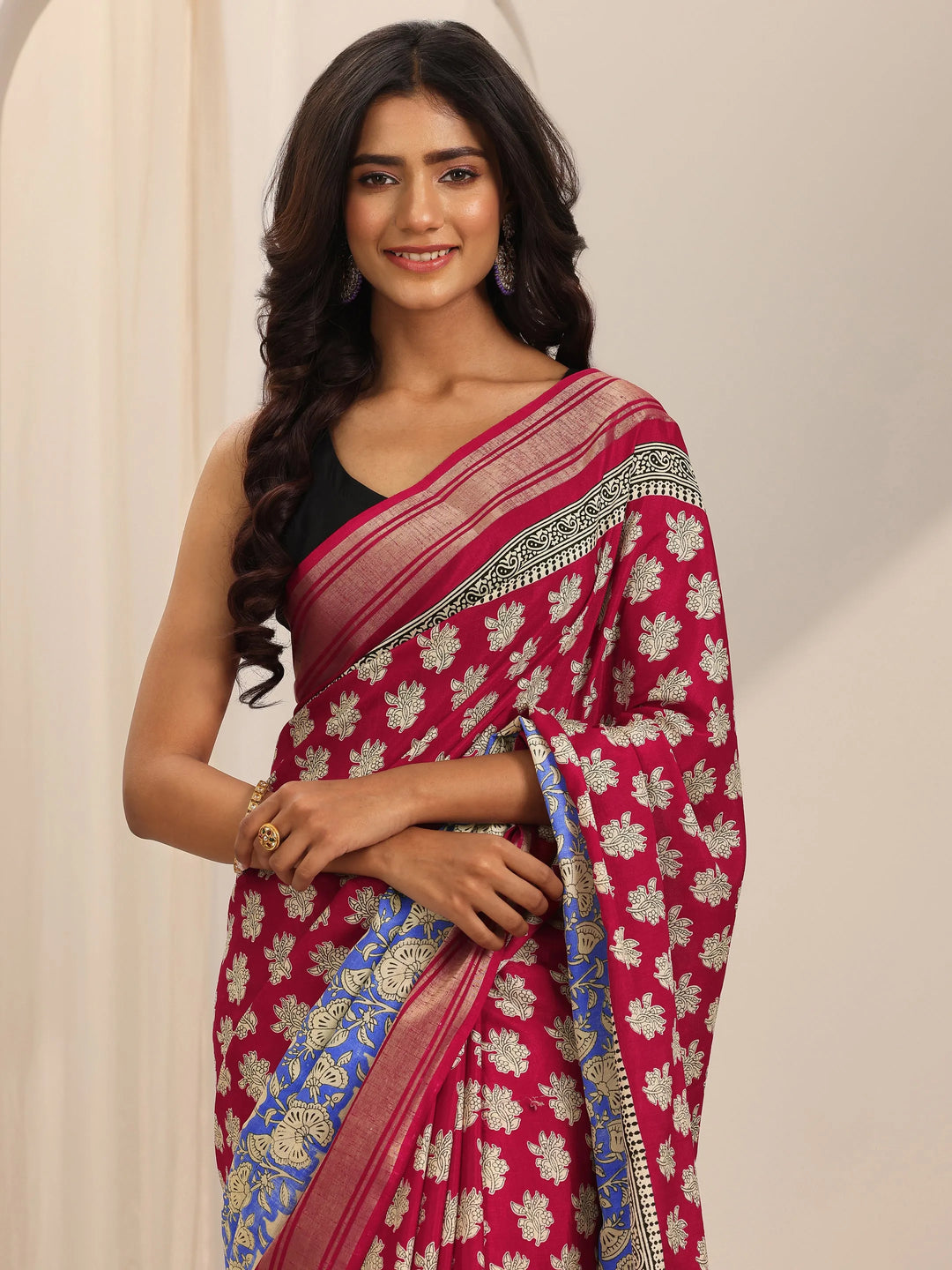  Red Printed Silk Blend Saree With Unstitched Blouse Piece 