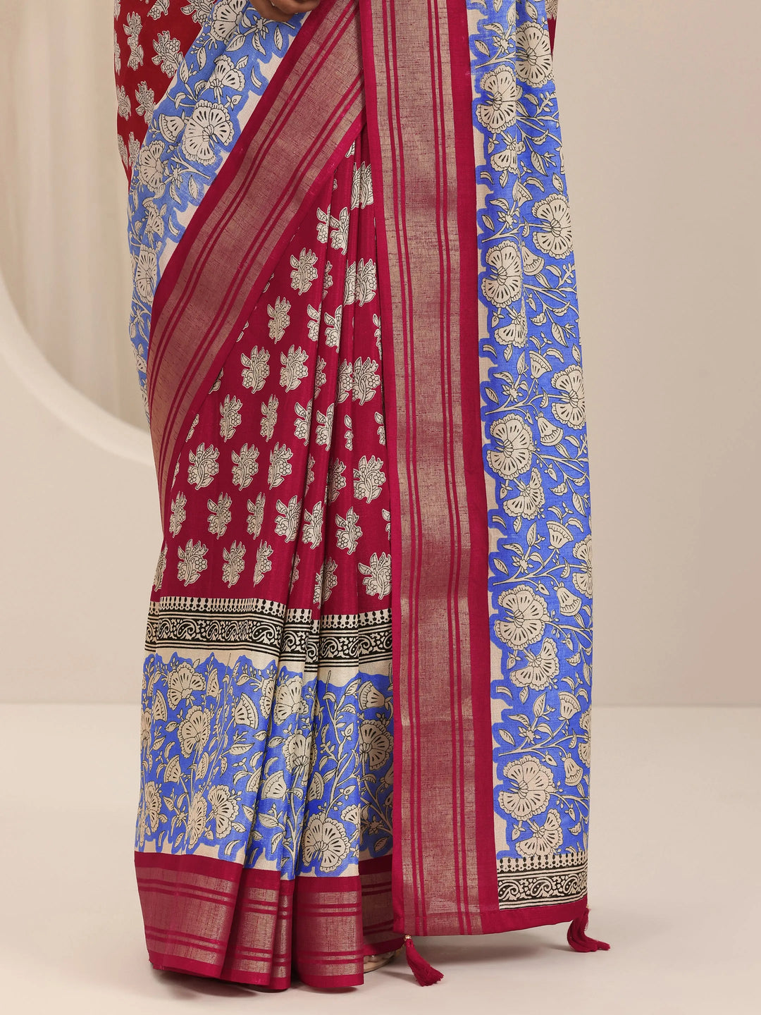  Red Printed Silk Blend Saree With Unstitched Blouse Piece 