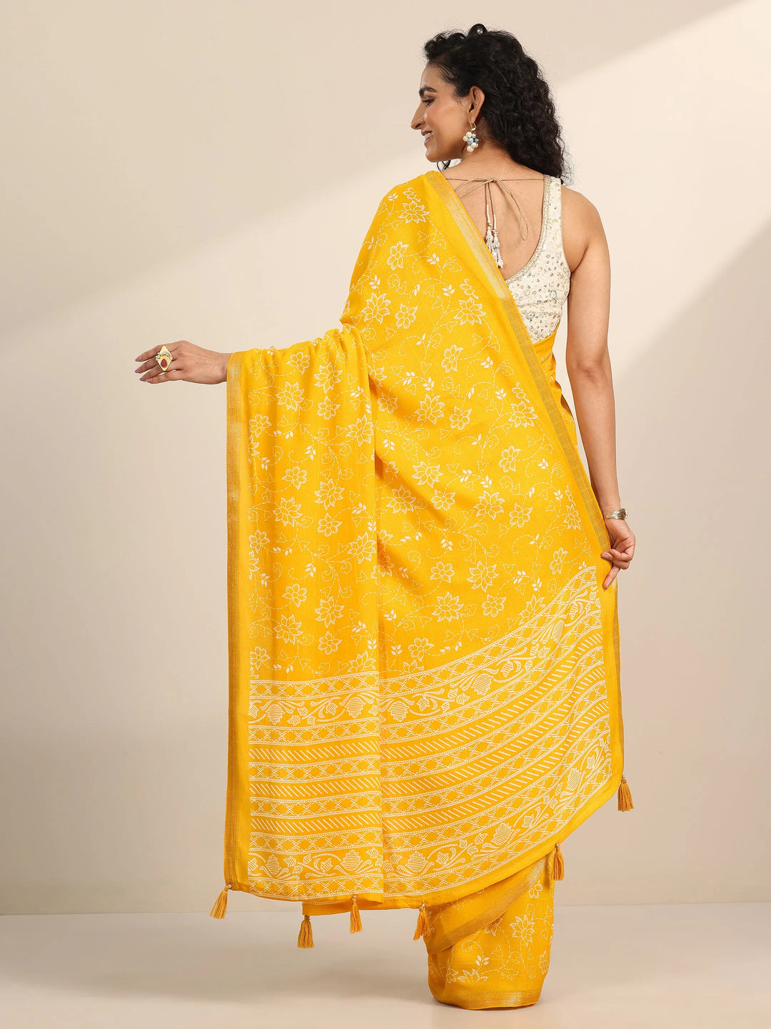  Yellow Printed Georgette Saree With Unstitched Blouse Piece 