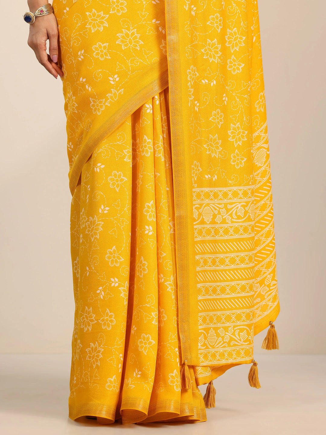  Yellow Printed Georgette Saree With Unstitched Blouse Piece 
