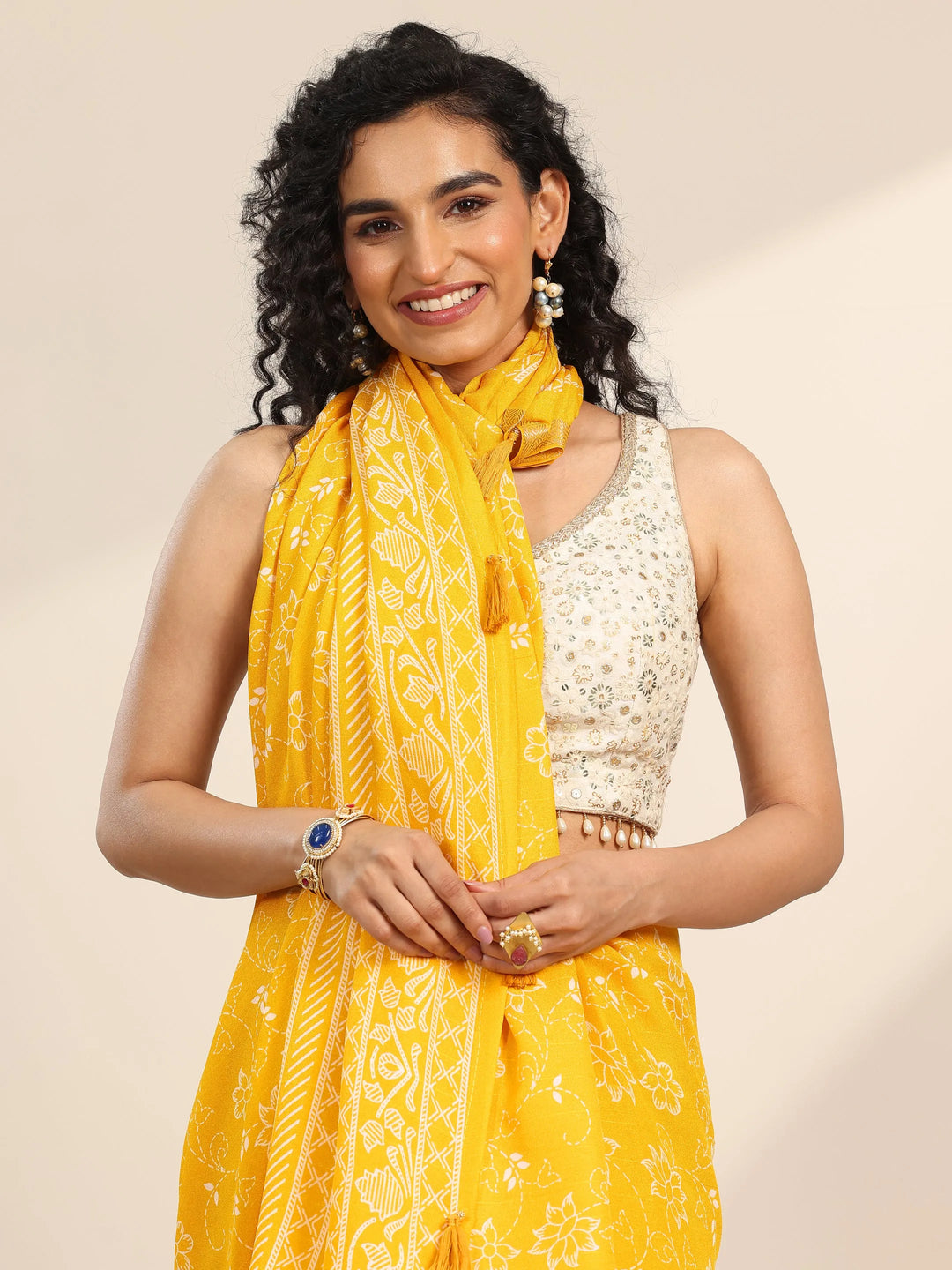  Yellow Printed Georgette Saree With Unstitched Blouse Piece 