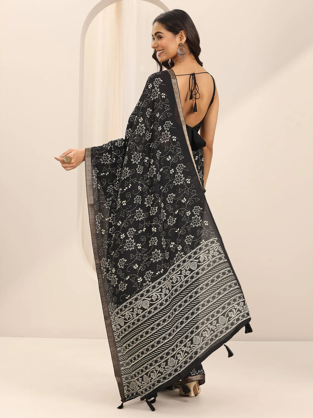  Black Printed Georgette Saree With Unstitched Blouse Piece 