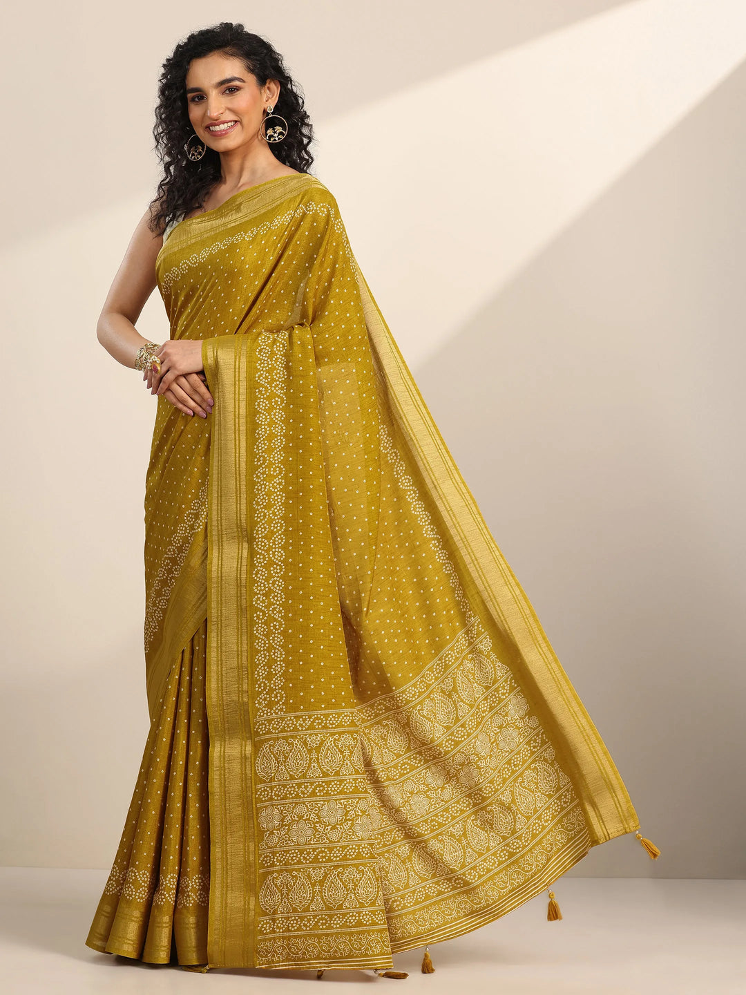  Mustard Printed Georgette Saree With Unstitched Blouse Piece 