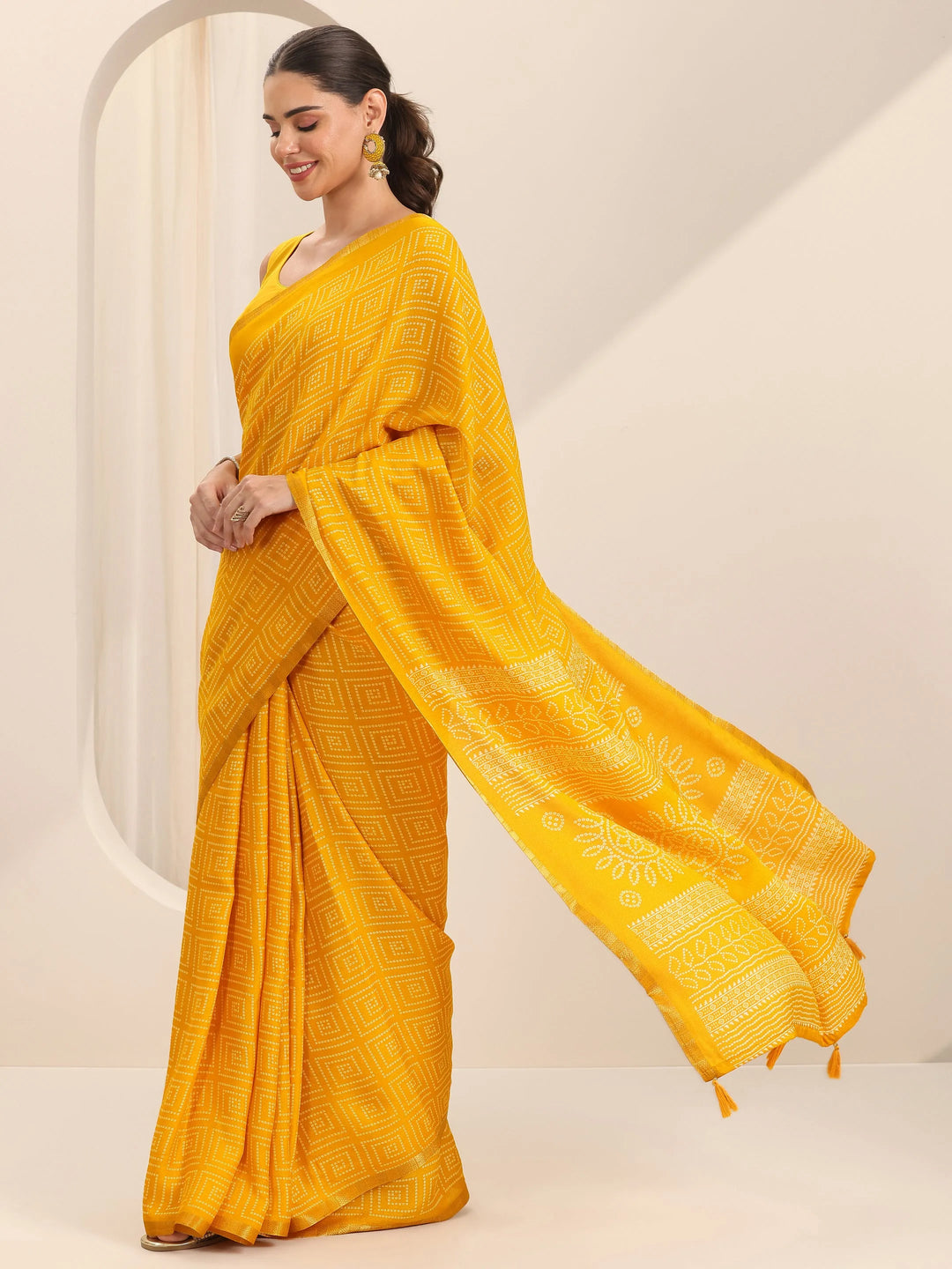  Yellow Printed Georgette Saree With Unstitched Blouse Piece 