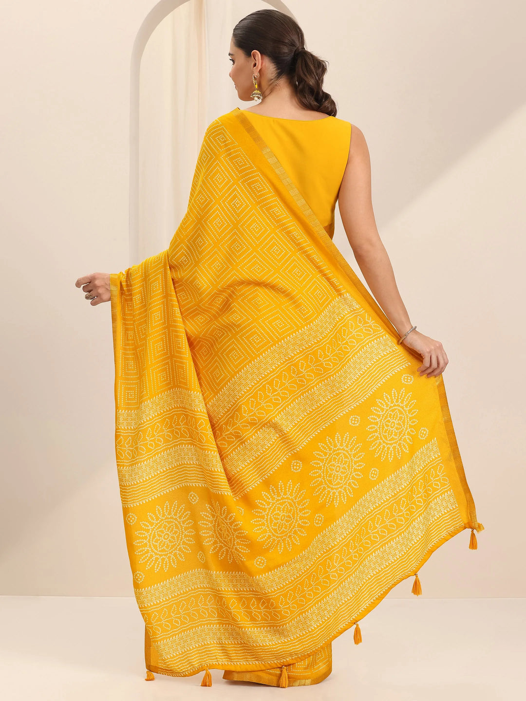  Yellow Printed Georgette Saree With Unstitched Blouse Piece 