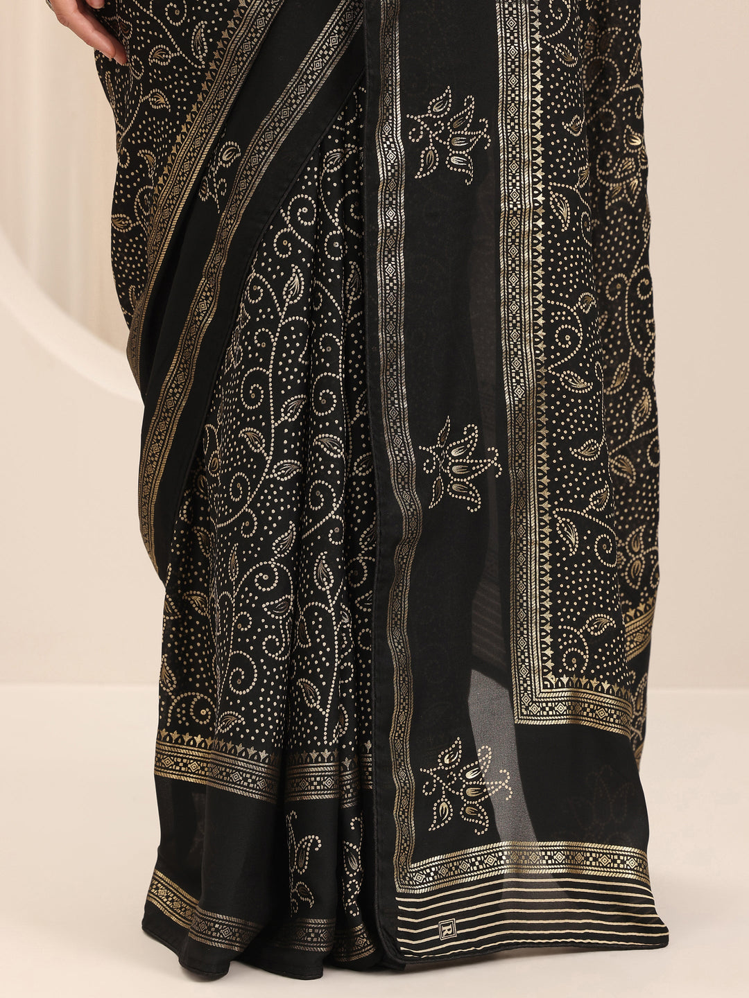 Black Printed Georgette Saree With Unstitched Blouse Piece 