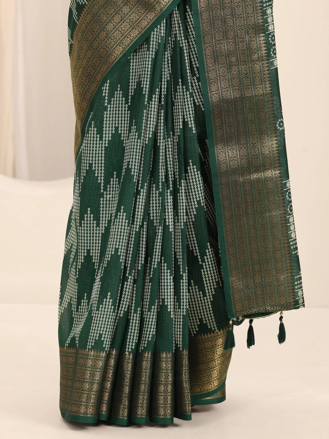  Green Printed Silk Blend Saree With Unstitched Blouse Piece 