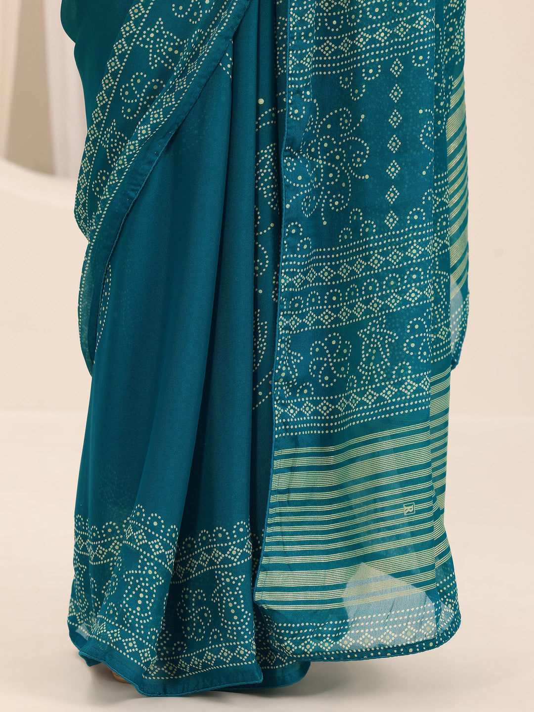  Teal Printed Georgette Saree With Unstitched Blouse Piece 