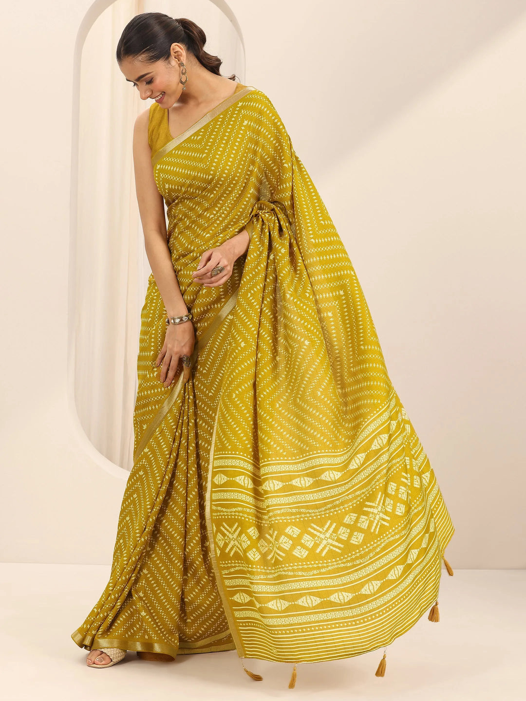  Mustard Printed Georgette Saree With Unstitched Blouse Piece 