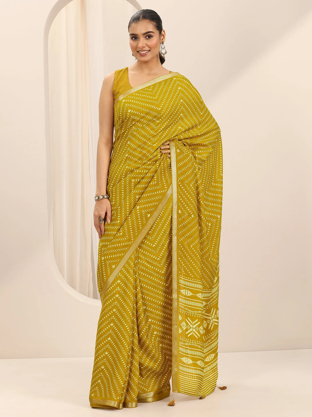  Mustard Printed Georgette Saree With Unstitched Blouse Piece 