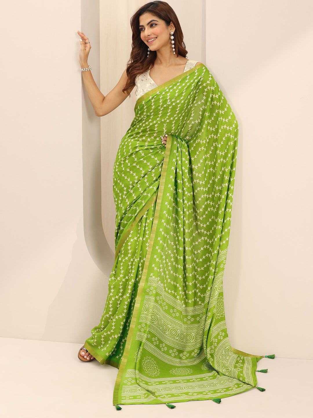 Light Green Printed Georgette Saree With Unstitched Blouse Piece