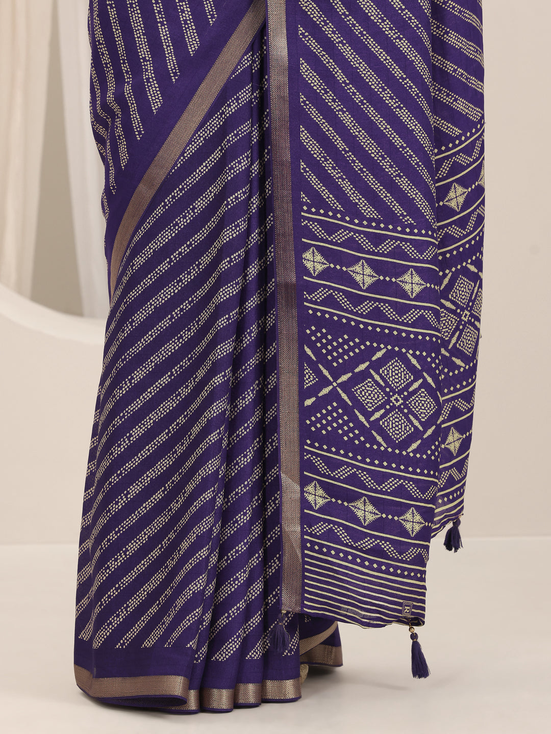  Purple Printed Georgette Saree With Unstitched Blouse Piece 