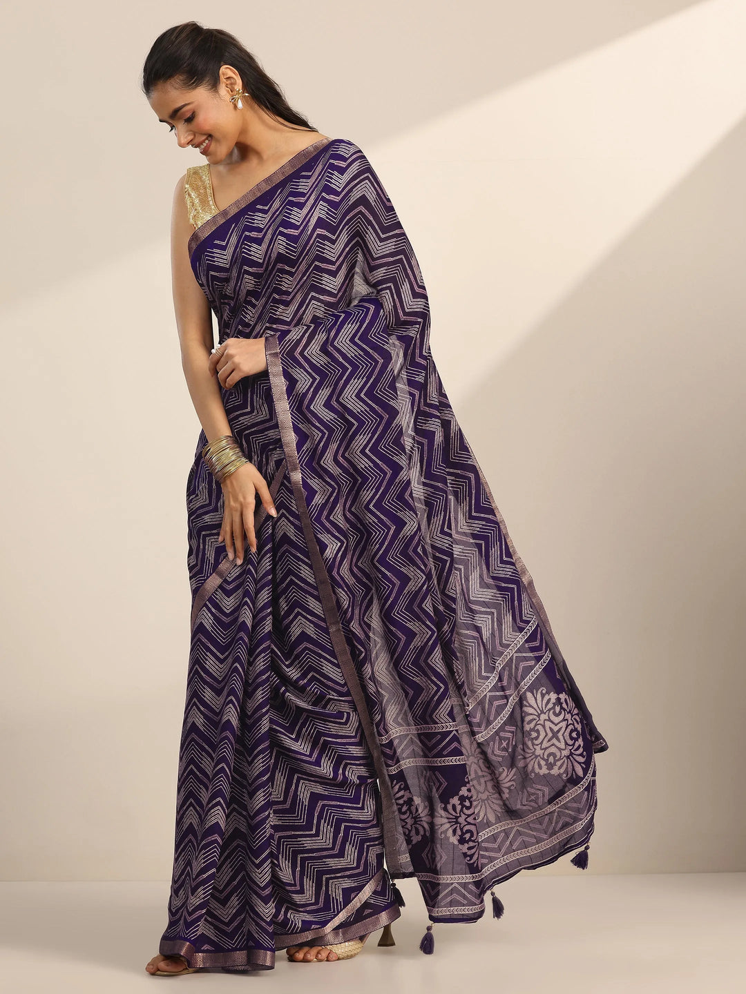  Purple Printed Georgette Saree With Unstitched Blouse Piece 
