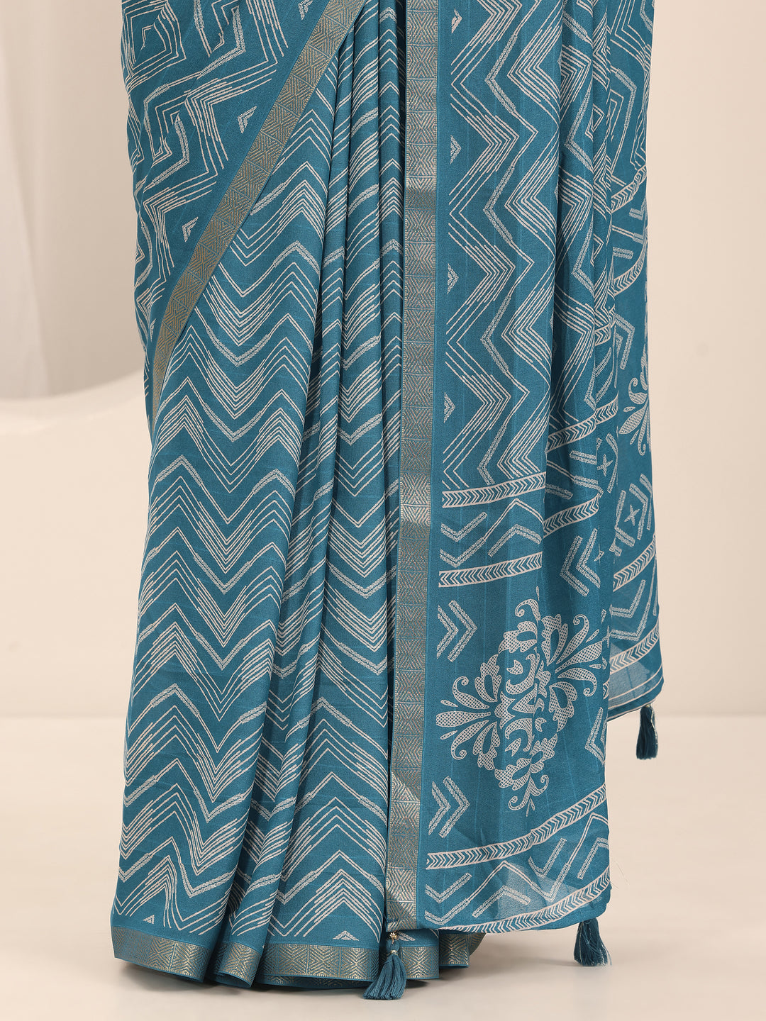  Turquoise Printed Georgette Saree With Unstitched Blouse Piece 