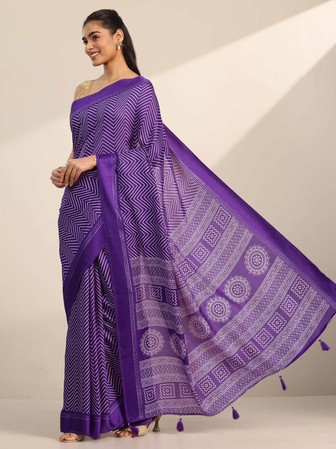  Purple Printed Georgette Saree With Unstitched Blouse Piece 