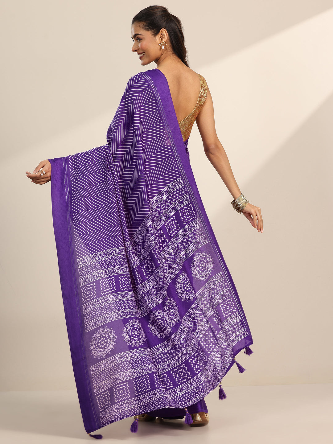  Purple Printed Georgette Saree With Unstitched Blouse Piece 