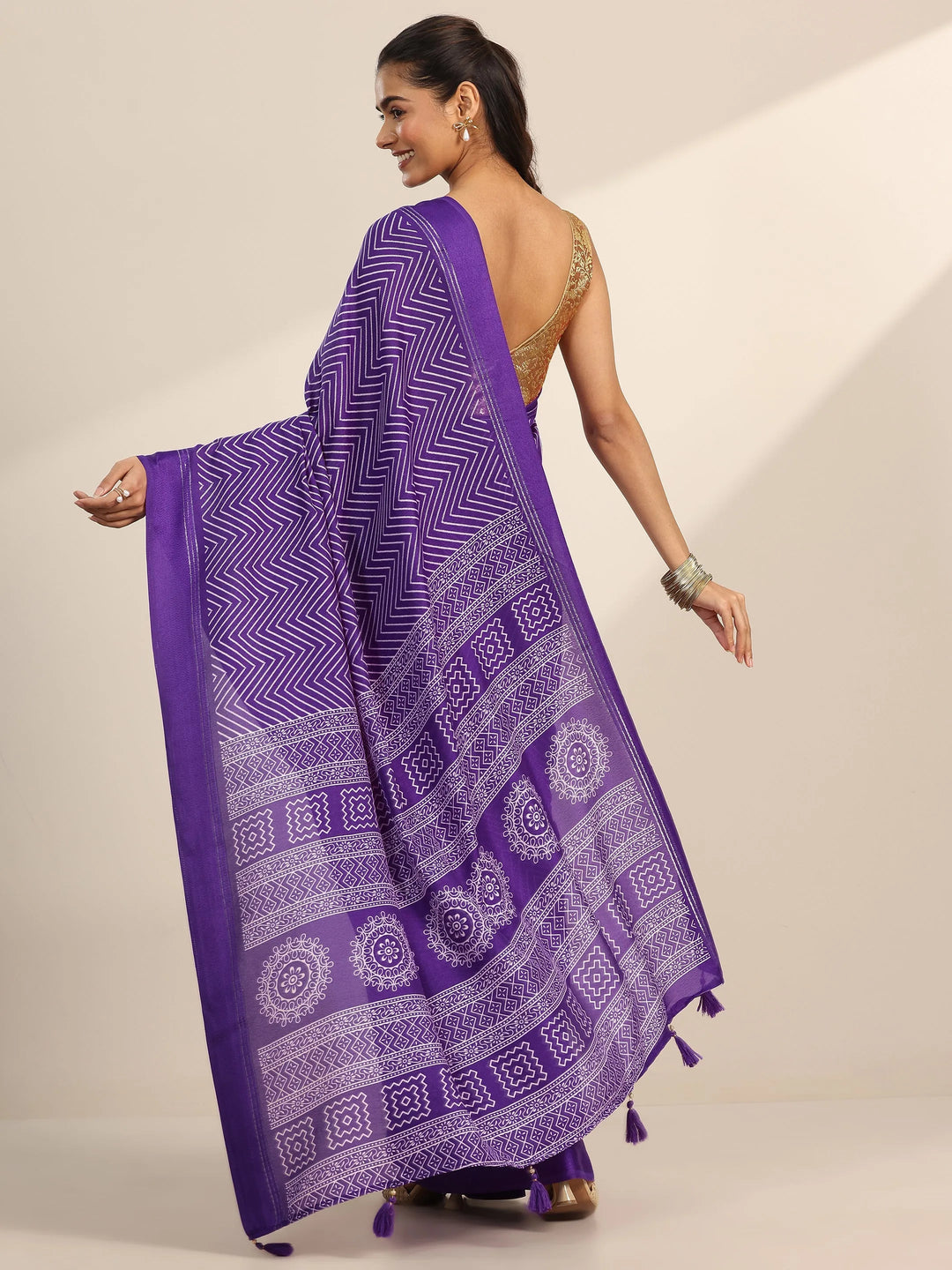  Purple Printed Georgette Saree With Unstitched Blouse Piece 