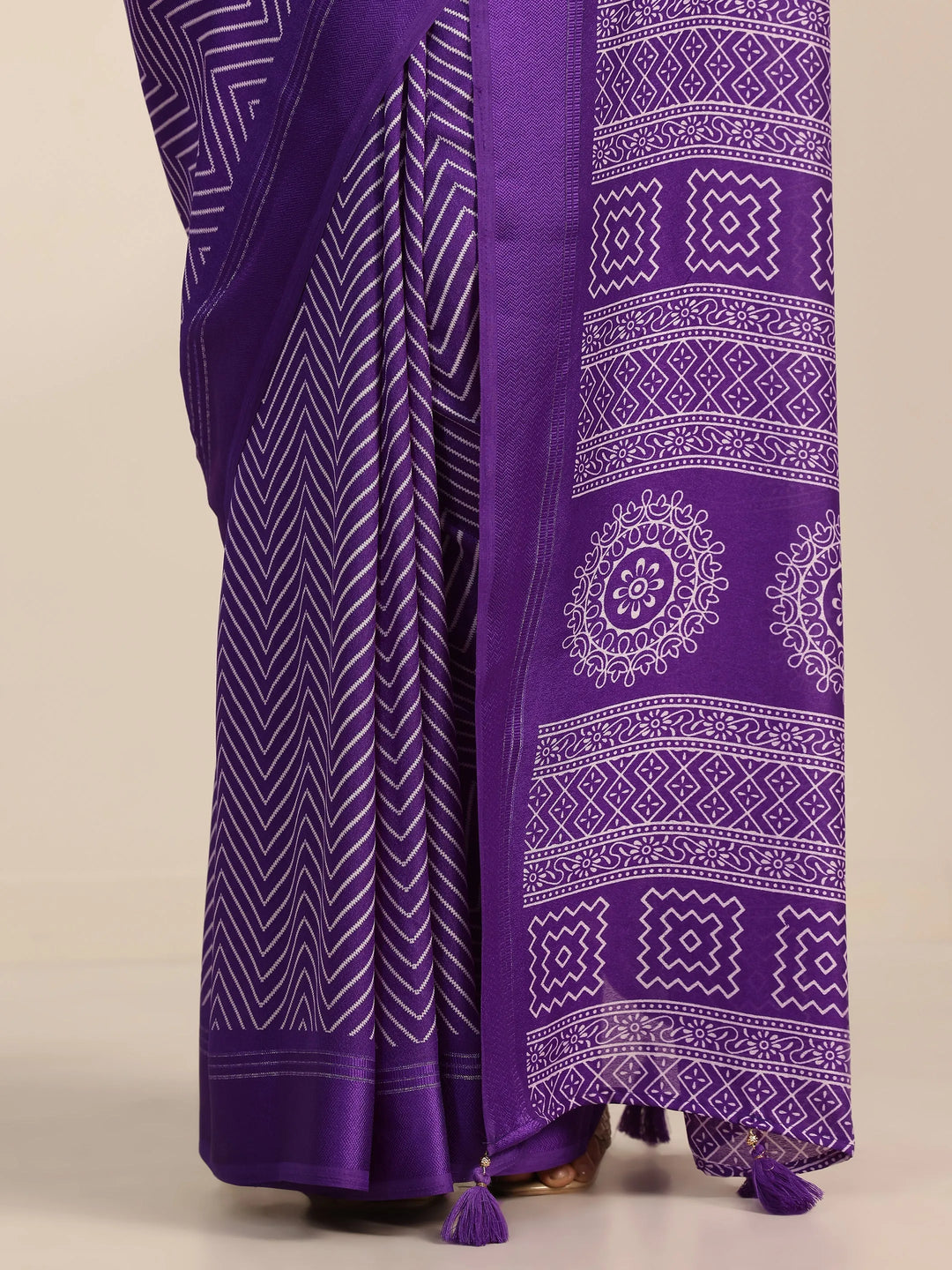  Purple Printed Georgette Saree With Unstitched Blouse Piece 