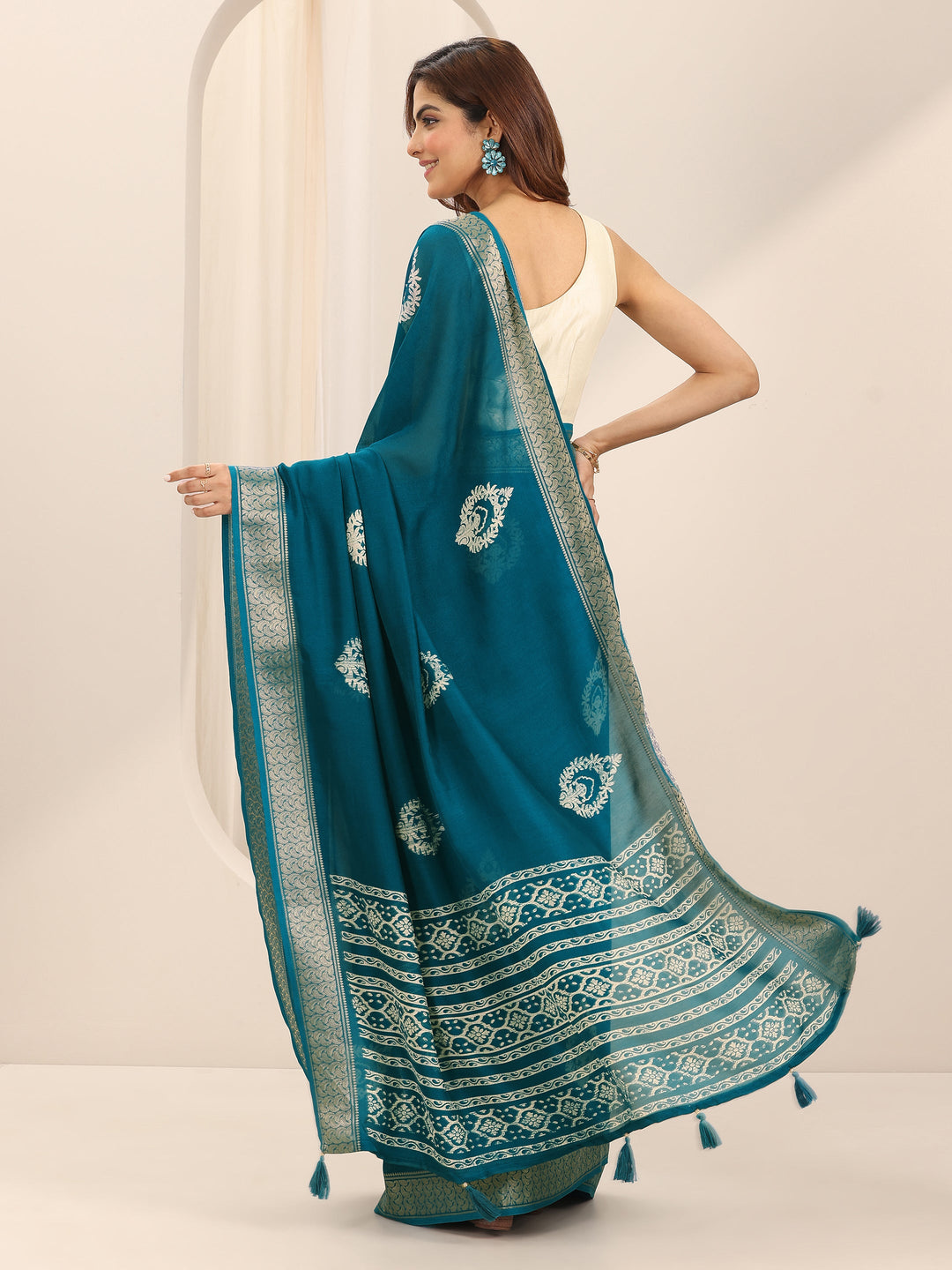  Teal Printed Georgette Saree With Unstitched Blouse Piece 