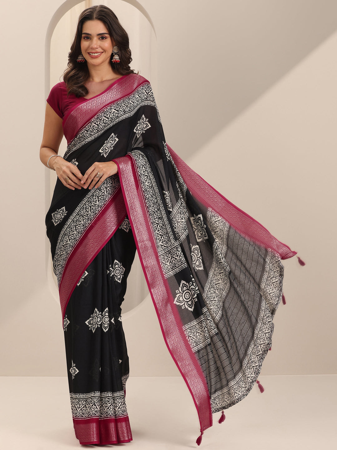  Black Printed Georgette Saree With Unstitched Blouse Piece 