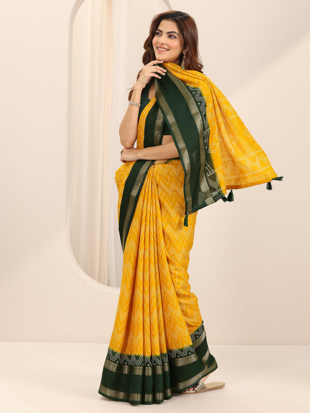  Mustard Printed Georgette Saree With Unstitched Blouse Piece 