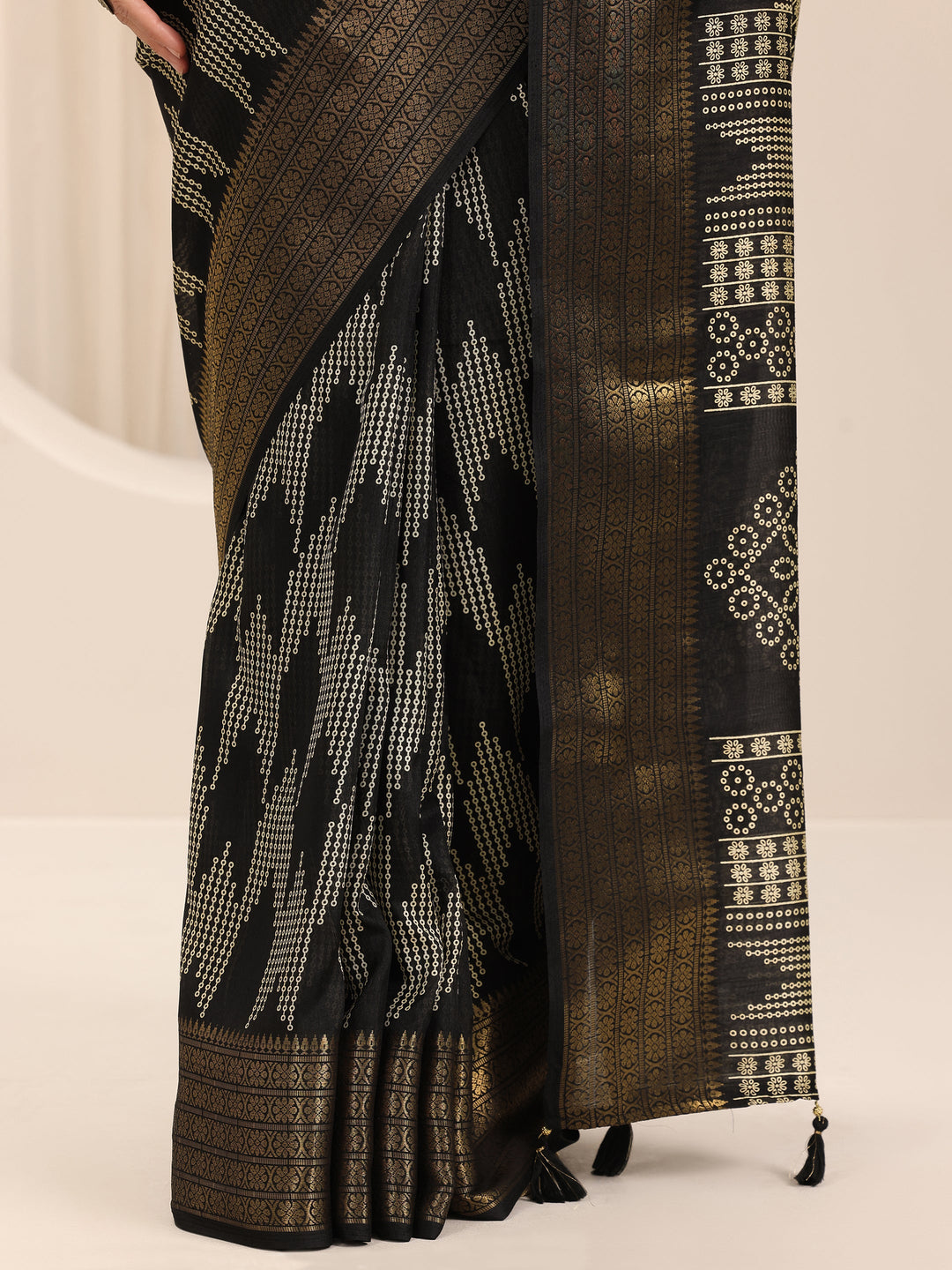  Black Printed Silk Blend Saree With Unstitched Blouse Piece 